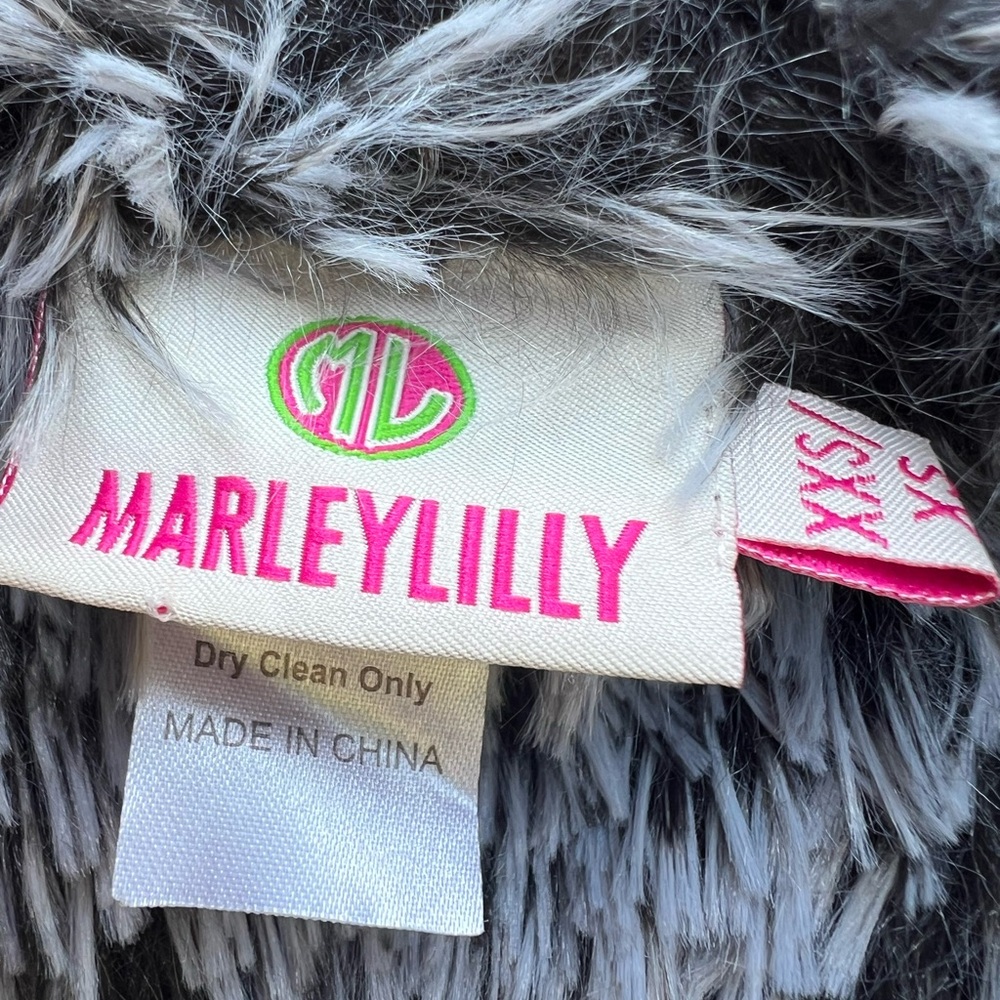 Marleylilly Black, Gray, White Faux Fur Vest size XXS/XS - Picture 6 of 9